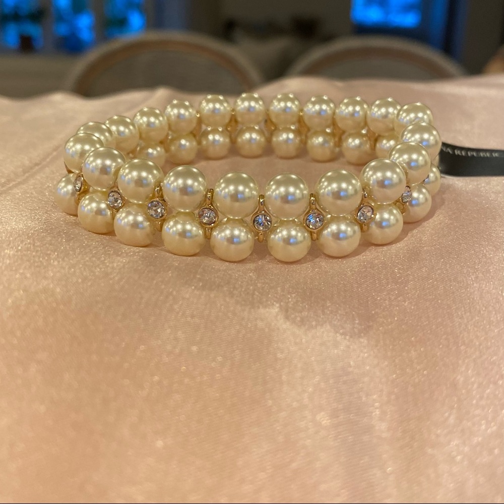 BANANA REPUBLIC Rhinestone Faux Pearl Bracelet.  NWT